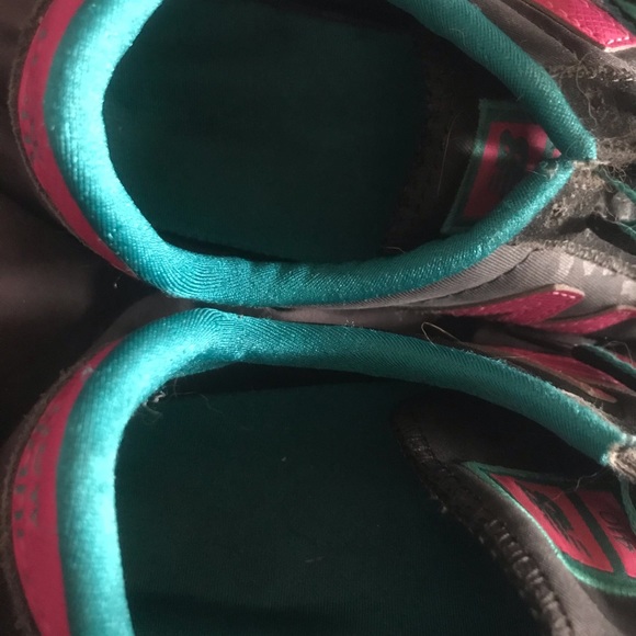 New Balance sneaks - Picture 6 of 6